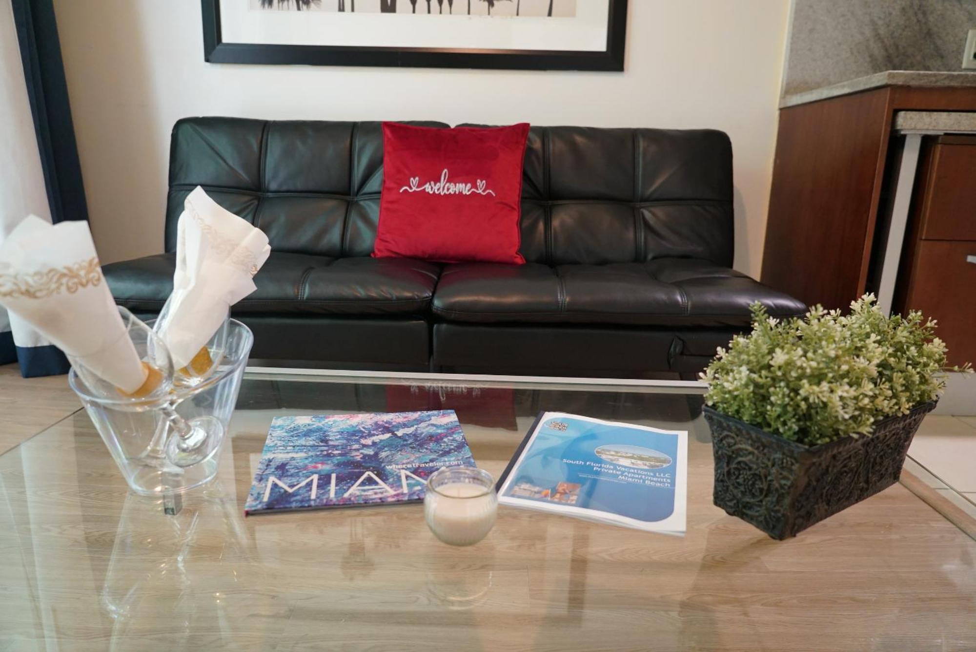 Deluxe Apartments At The Congress Miami Beach Room photo