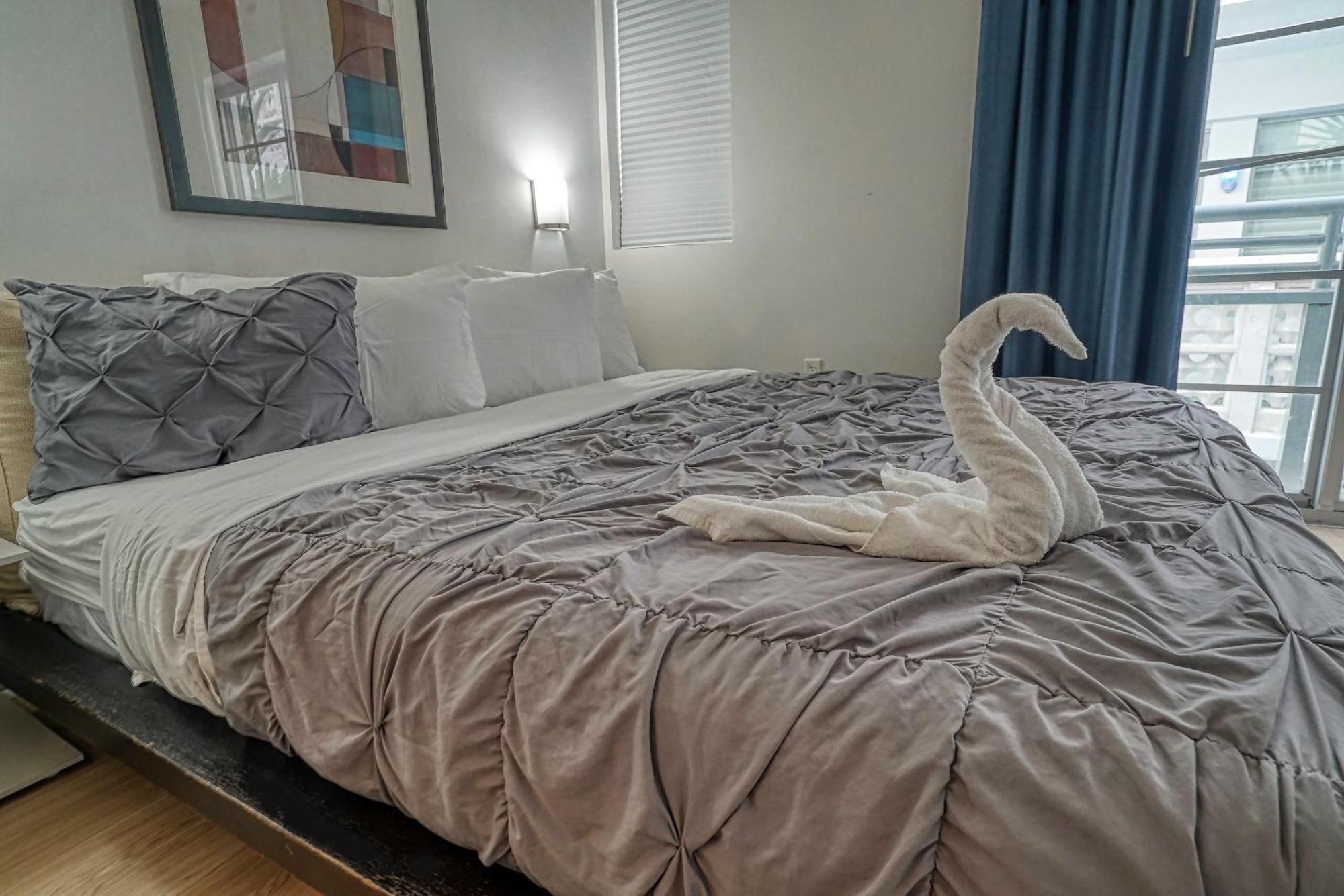 Deluxe Apartments At The Congress Miami Beach Room photo