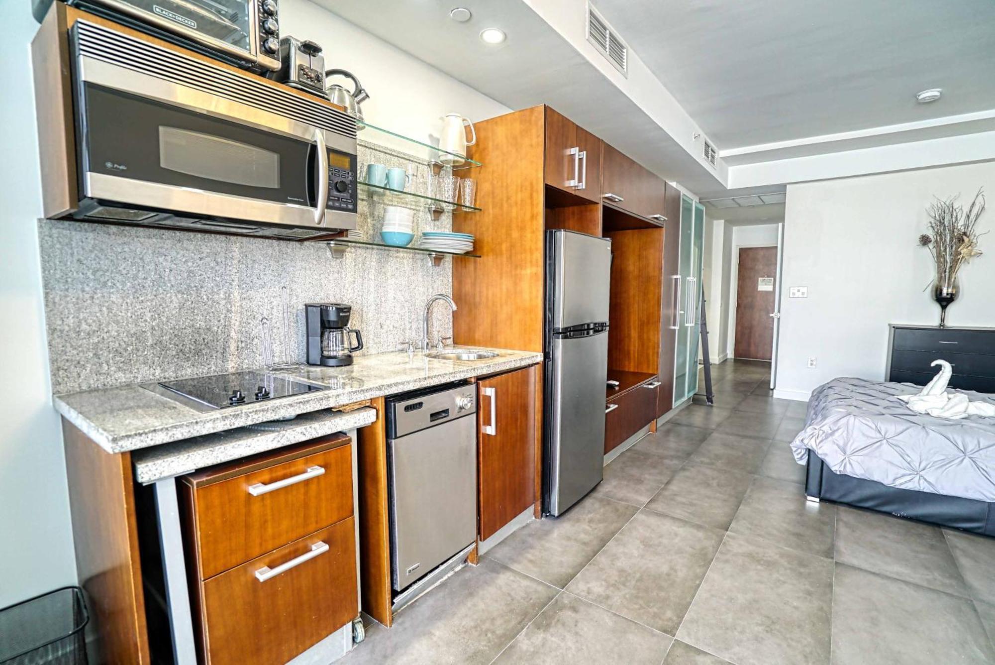 Deluxe Apartments At The Congress Miami Beach Room photo